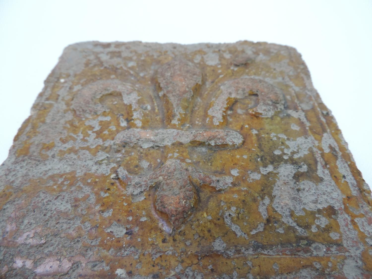 North Devon (Barnstaple) 17th Century Slipware Tile Dated 1708 with the Initials of the Maker NL - Image 2 of 3