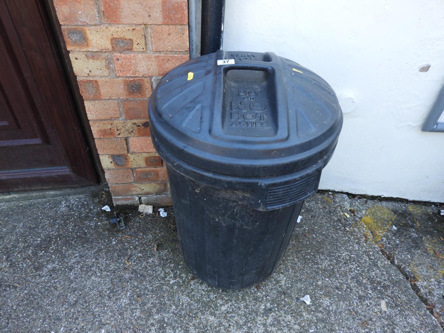 Plastic Lidded Dustbin