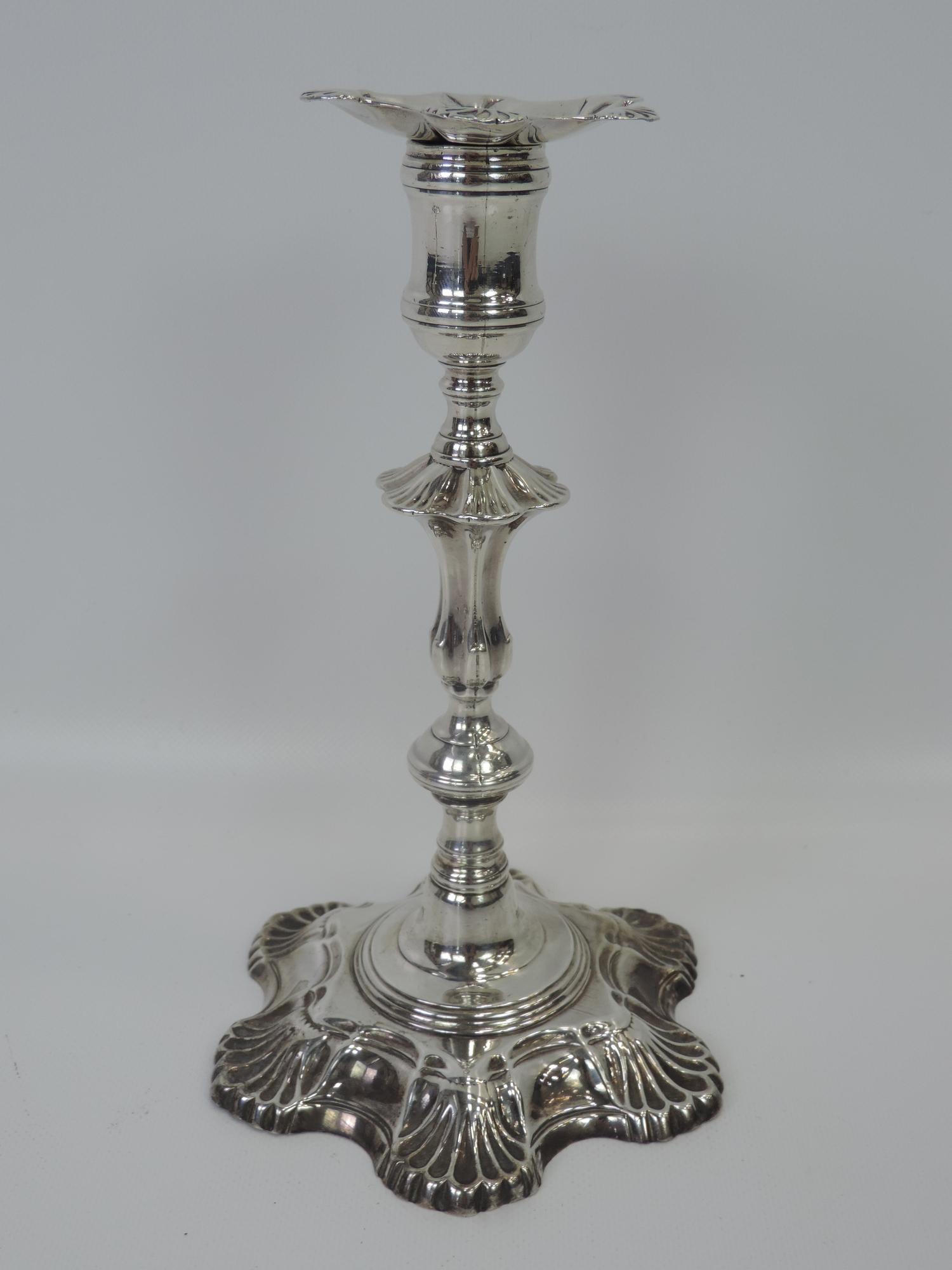 Pair of Good Quality Georgian Silver Candlesticks - John Cafe 1751 - 950 grams - 8.5" High - Image 2 of 10
