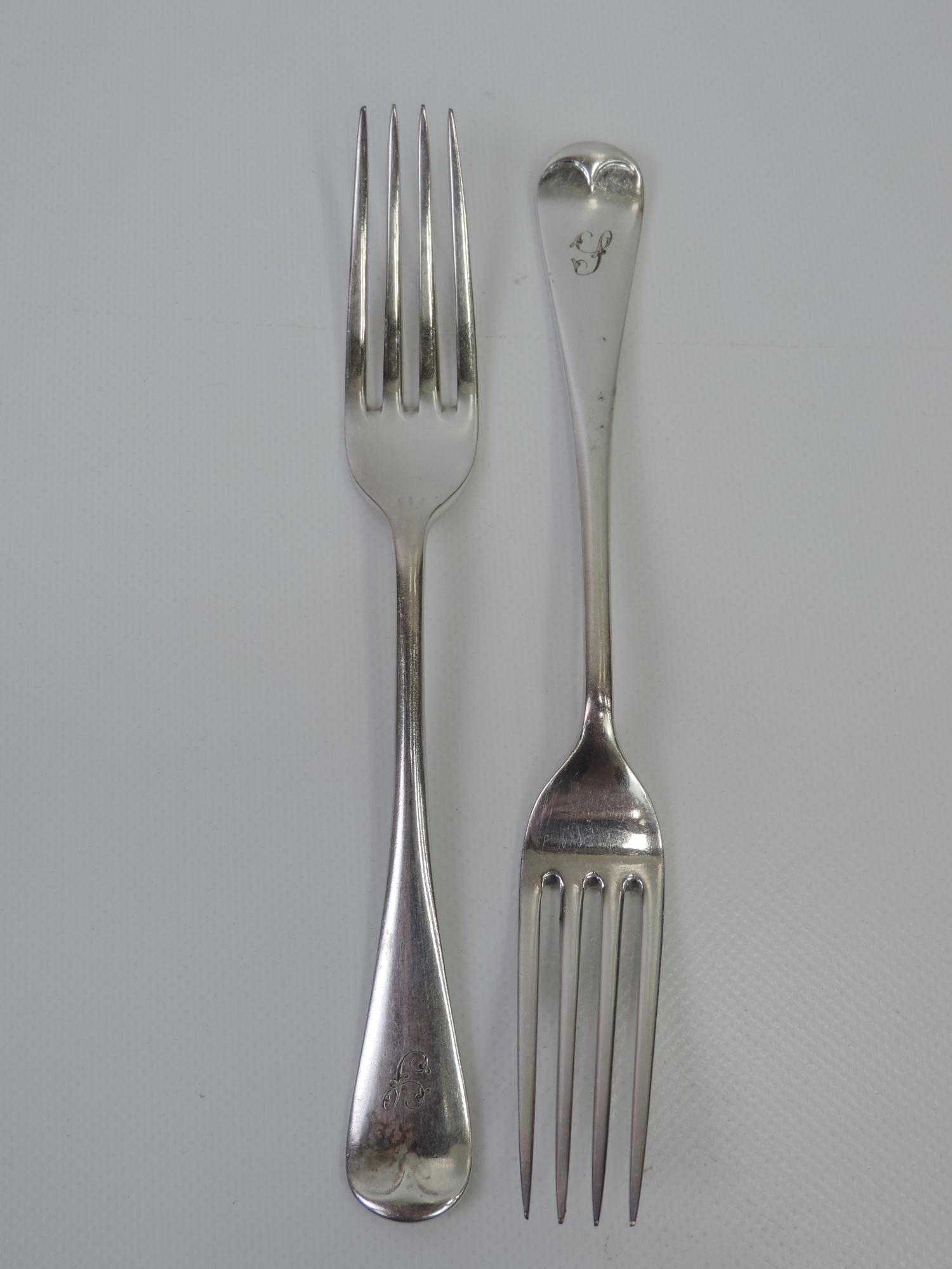 Set of 6x Walker and Hall Silver Plated Table Forks - Image 2 of 4