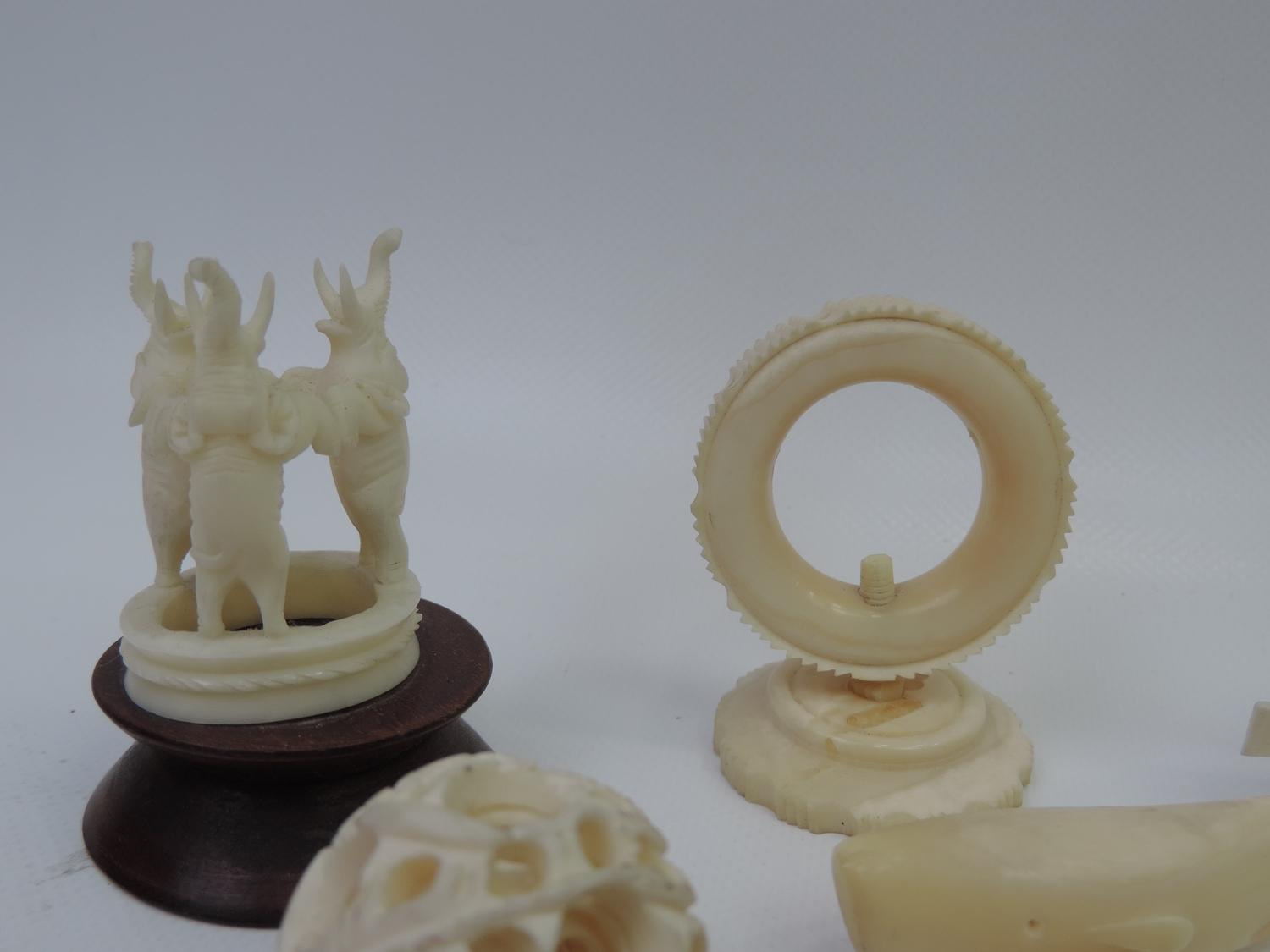 Quantity of Carved Bone and Ivory Ornaments - To Include Brooch and Puzzle Ball - Image 4 of 6