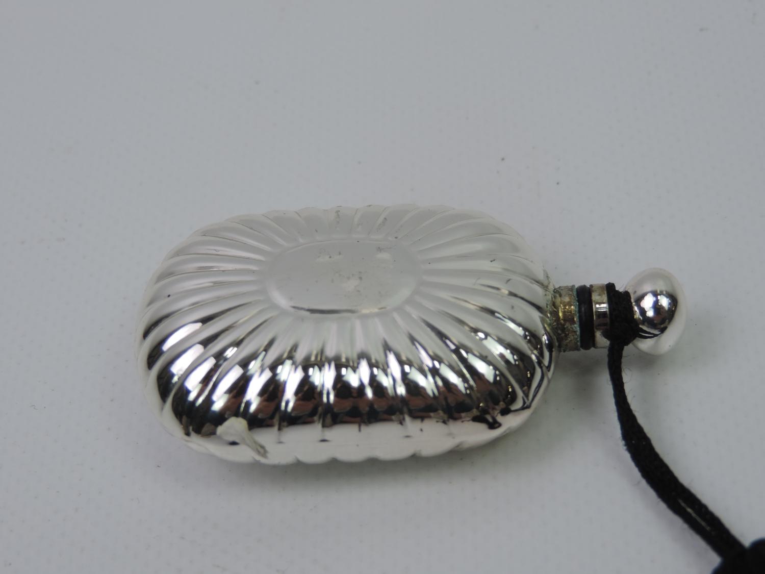 White Metal Compact Mirror in the form of a Purse and Scent Bottle - Image 4 of 4