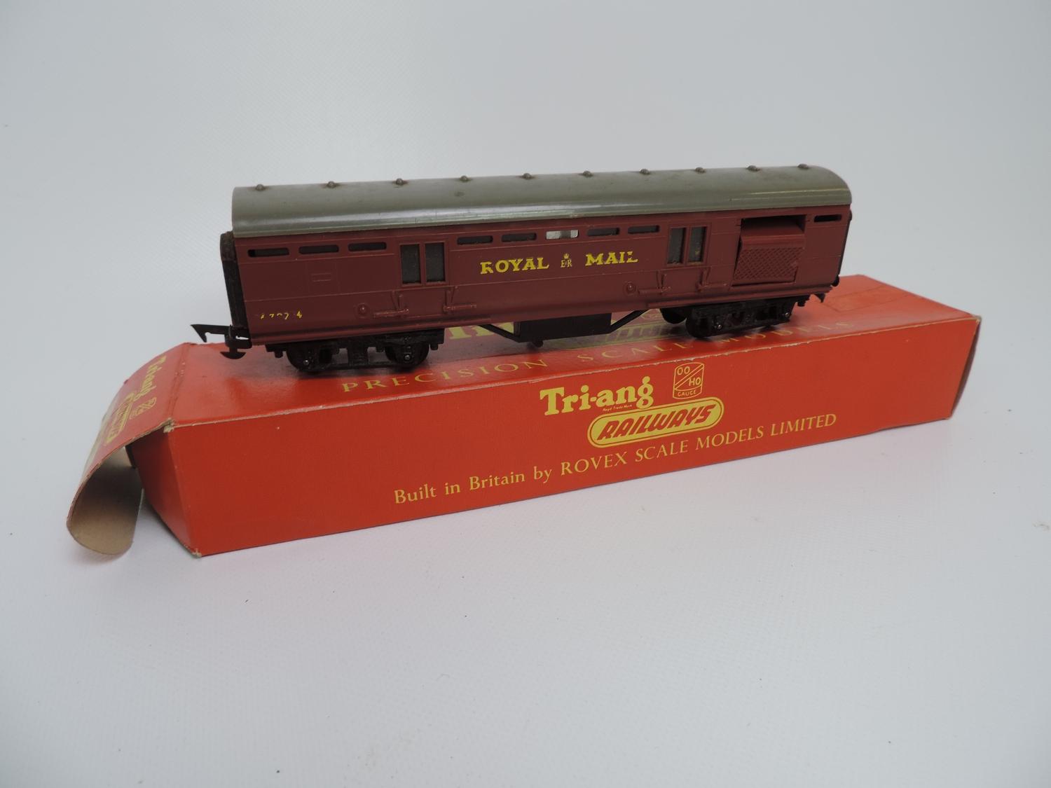 Quantity of Triang Railway Model Items - Image 6 of 6