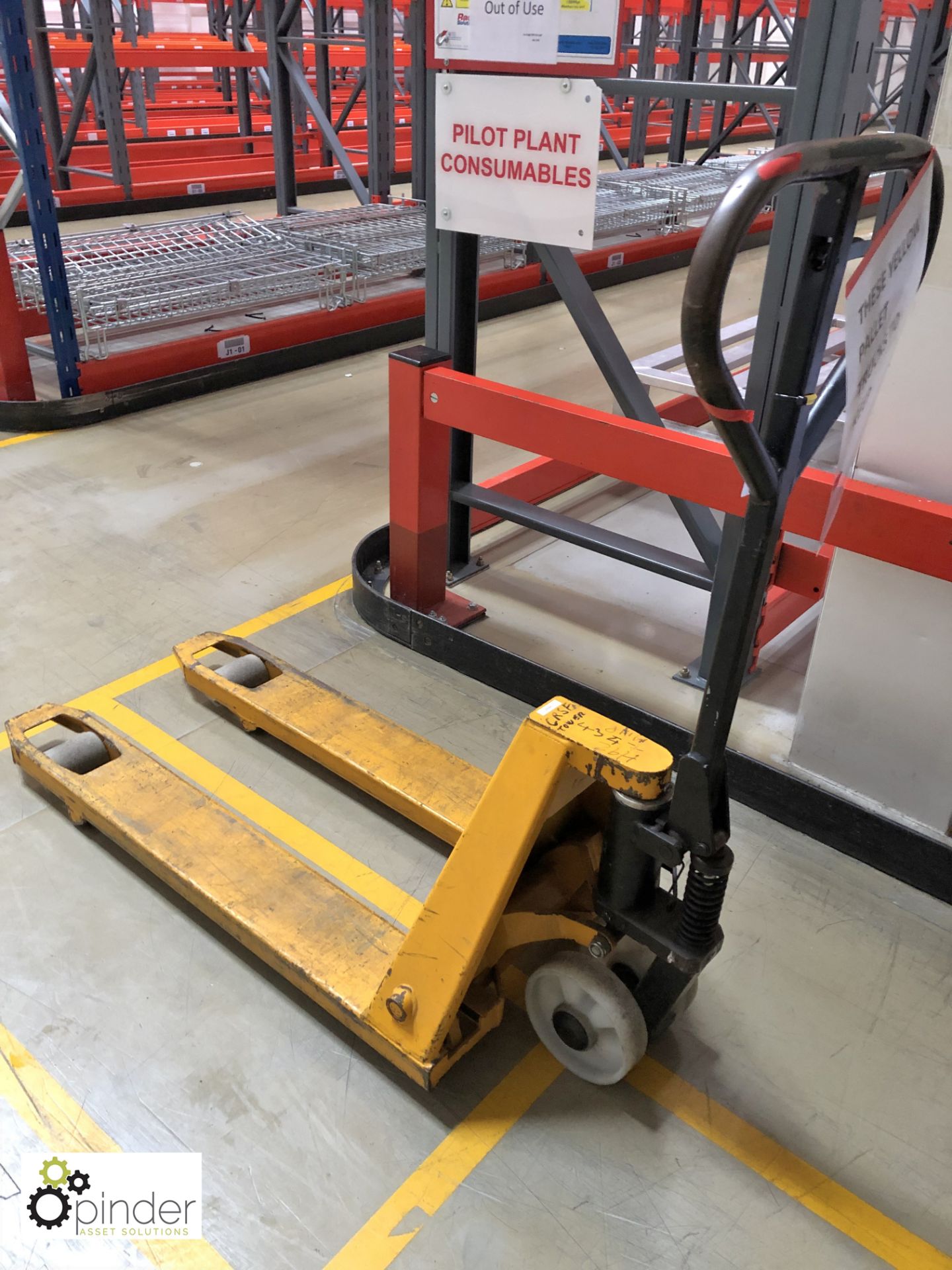 Hydraulic Pallet Truck, 2000kg (please note there is a lift out charge of £5 plus VAT on this lot) - Image 2 of 2