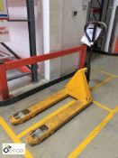 Hydraulic Pallet Truck, 2000kg (please note there is a lift out charge of £5 plus VAT on this lot)