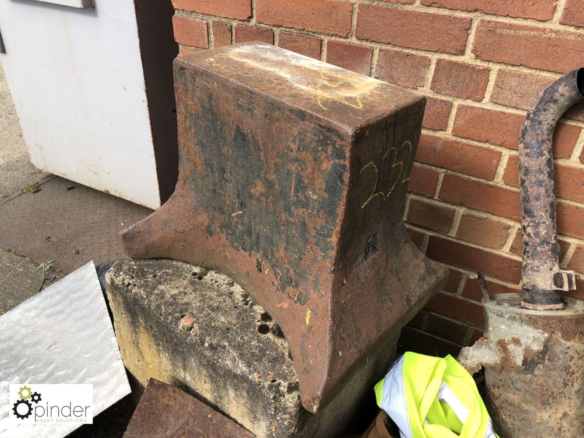 Cast iron Anvil Base - Image 2 of 2