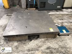 Stainless steel Weigh Platform, 2000kg x 0.5kg, 1250mm x 1250mm, with Avery L202 digital readout (