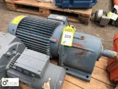 Bauer Geared Motor, 7.5kw (please note there is a £5 plus VAT lift out charge on this lot)