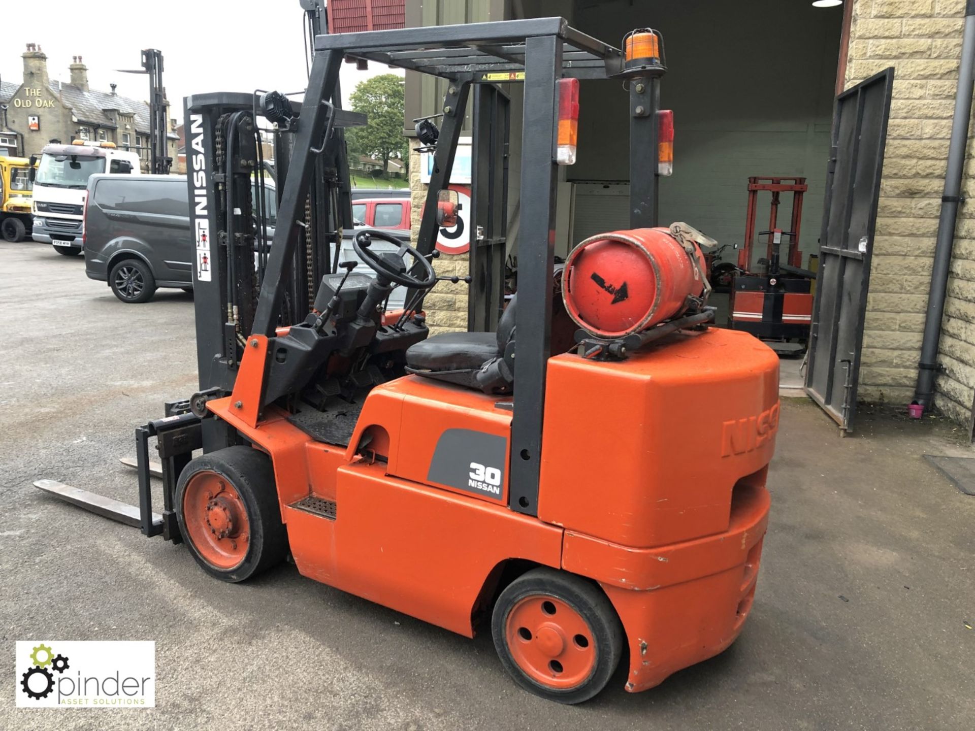 Nissan CUGJ 02P30U LPG Forklift Truck, 3000kg, 9446hours, triplex mast, side shift, 4th hydraulics - Image 4 of 11