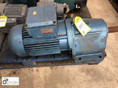 Bauer G32-10 Geared Motor, 3.7kw (please note there is a £5 plus VAT lift out charge on this lot)