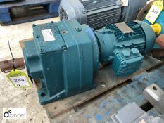 Fenner 863A3128 Gearbox, ratio 53:96, with motor, 1.5kw (please note there is a £5 plus VAT lift out