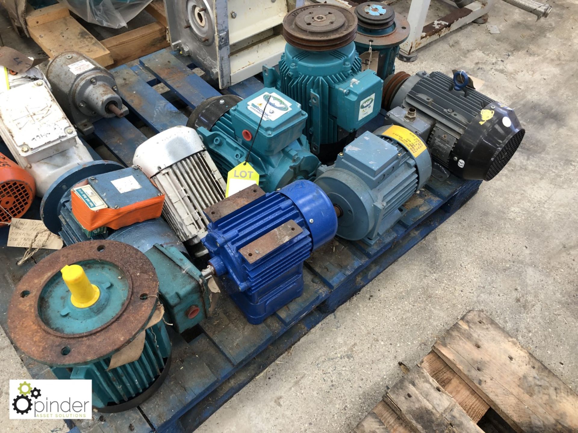 9 various Electric Motors (please note there is a £5 plus VAT lift out charge on this lot)