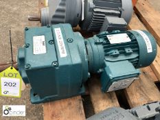 Fenner 802A1118Q Geared Motor, ratio 5:85, 0.75kw (please note there is a £5 plus VAT lift out