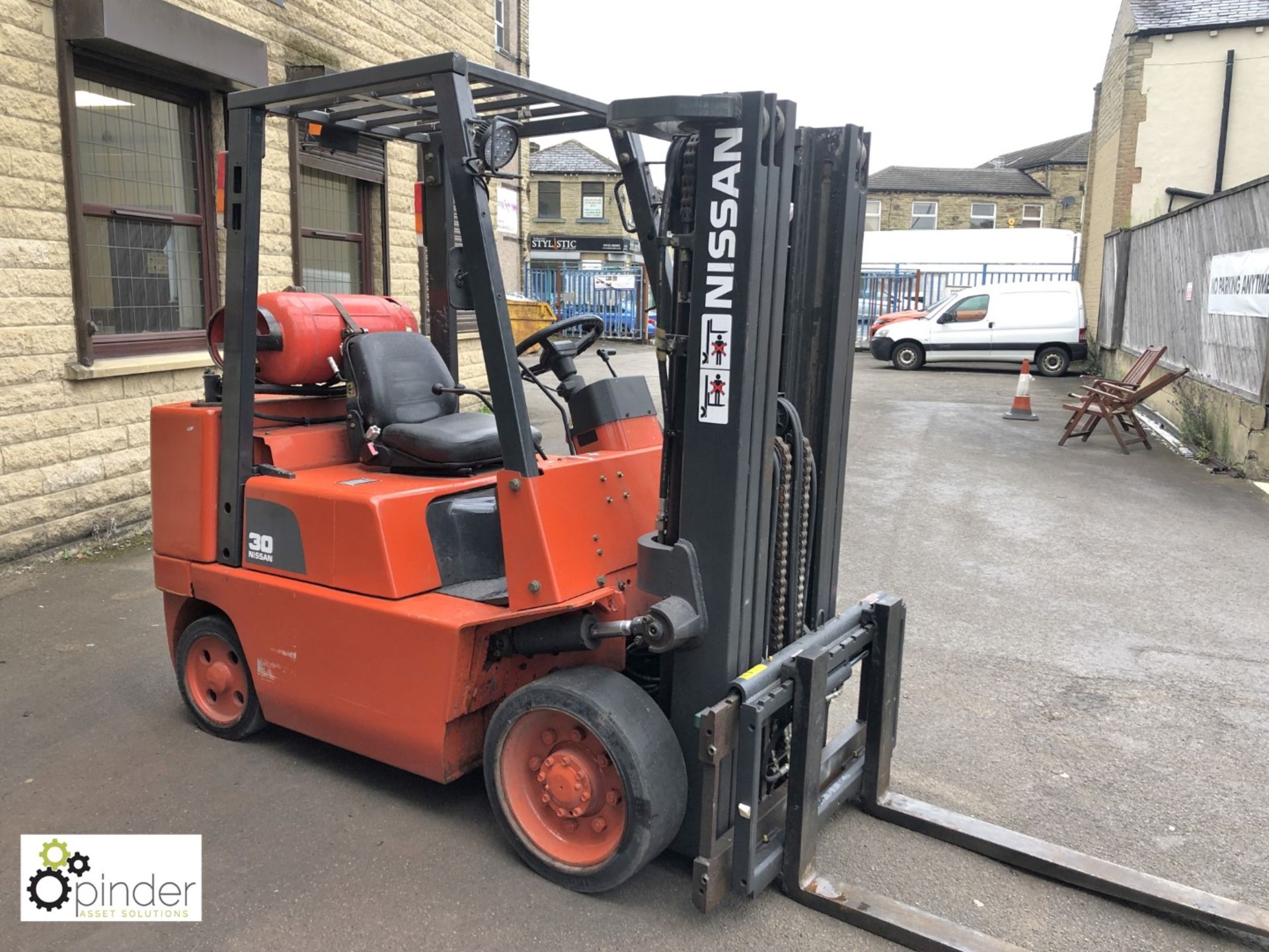 Nissan CUGJ 02P30U LPG Forklift Truck, 3000kg, 9446hours, triplex mast, side shift, 4th hydraulics - Image 2 of 11