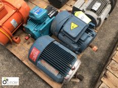 3 various Electric Motors (please note there is a £5 plus VAT lift out charge on this lot)
