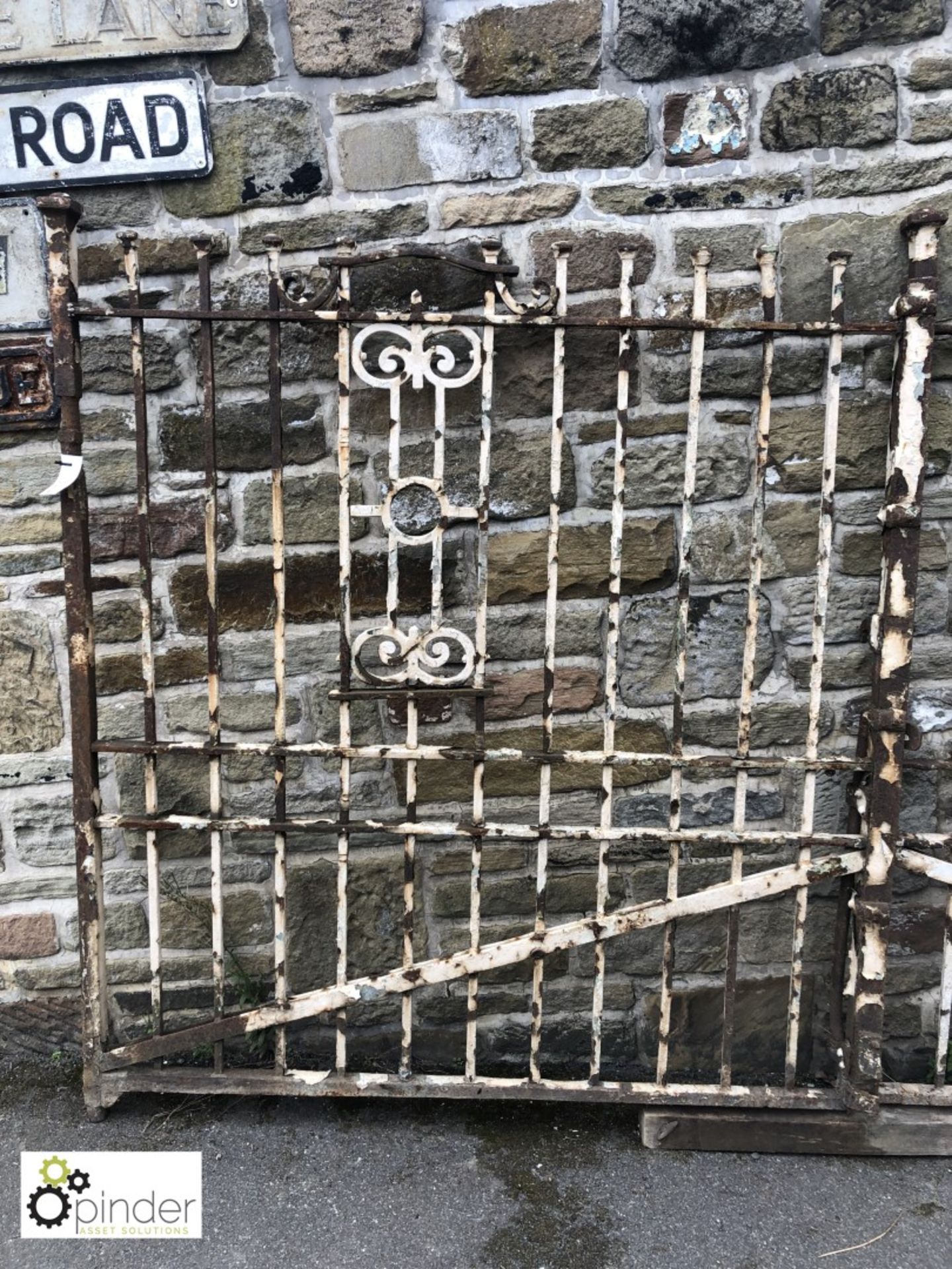 Pair of Edwardian wrought iron blacksmith made Gates, 3100mm total wide x 1700mm tall - Image 2 of 3
