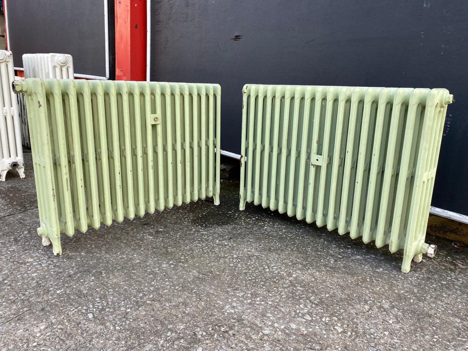 Pair of 4-column classic Wicket Radiators, 900mm wide x 600mm tall, 17 fins