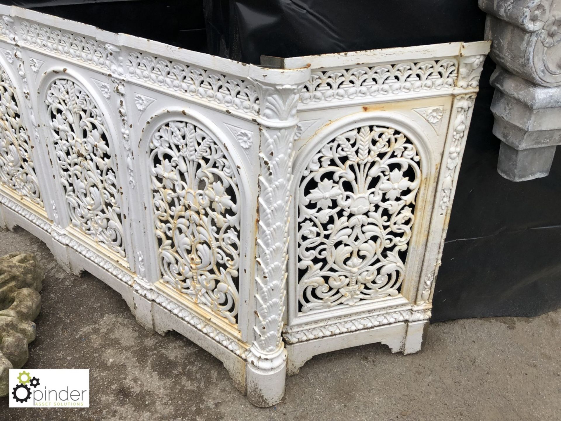 Cast iron Victorian Hallway Console Table Radiator Cover, 2700mm total width x 920mm tall - Image 2 of 3