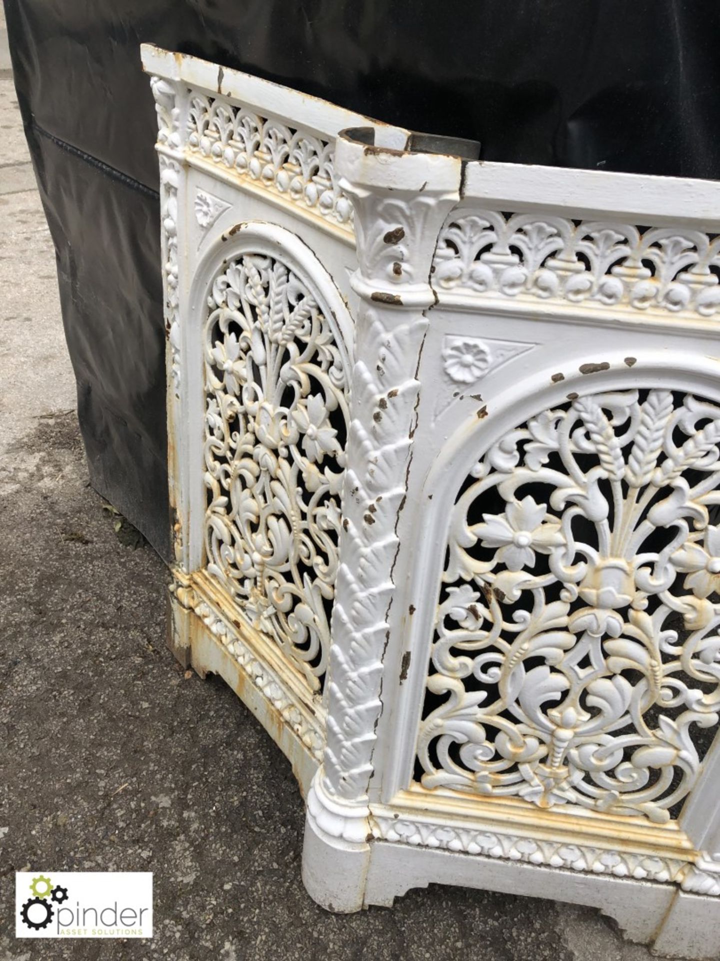Cast iron Victorian Hallway Console Table Radiator Cover, 2700mm total width x 920mm tall - Image 3 of 3