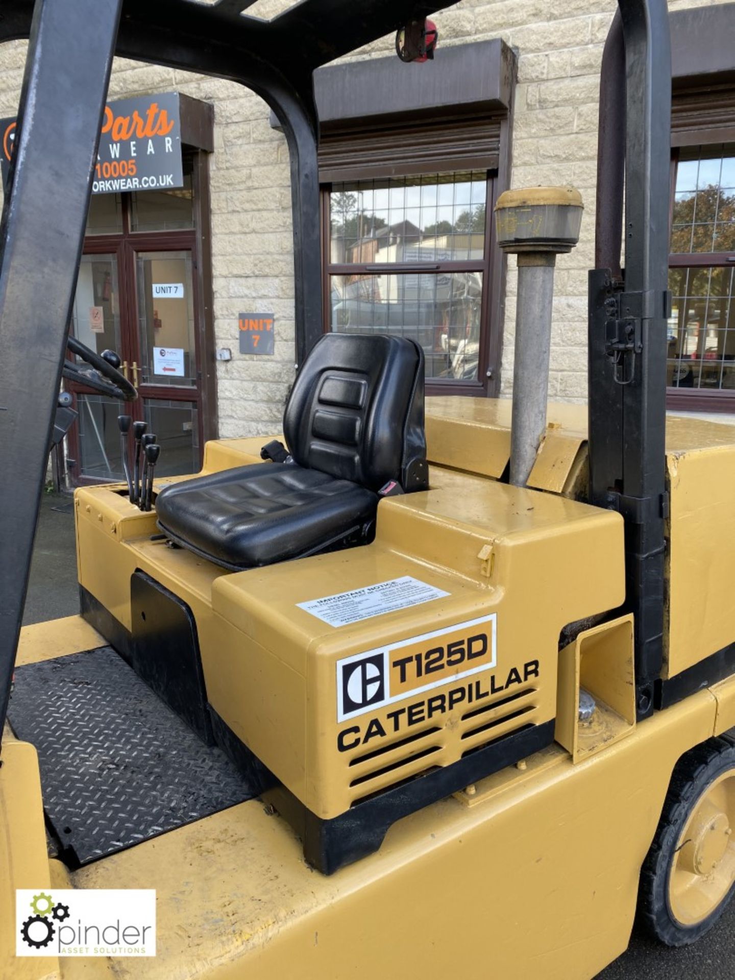 Caterpillar T125D Forklift Truck, 5700kg capacity, 6300mm triple mast, 3050mm closed height, 3rd and - Image 16 of 17