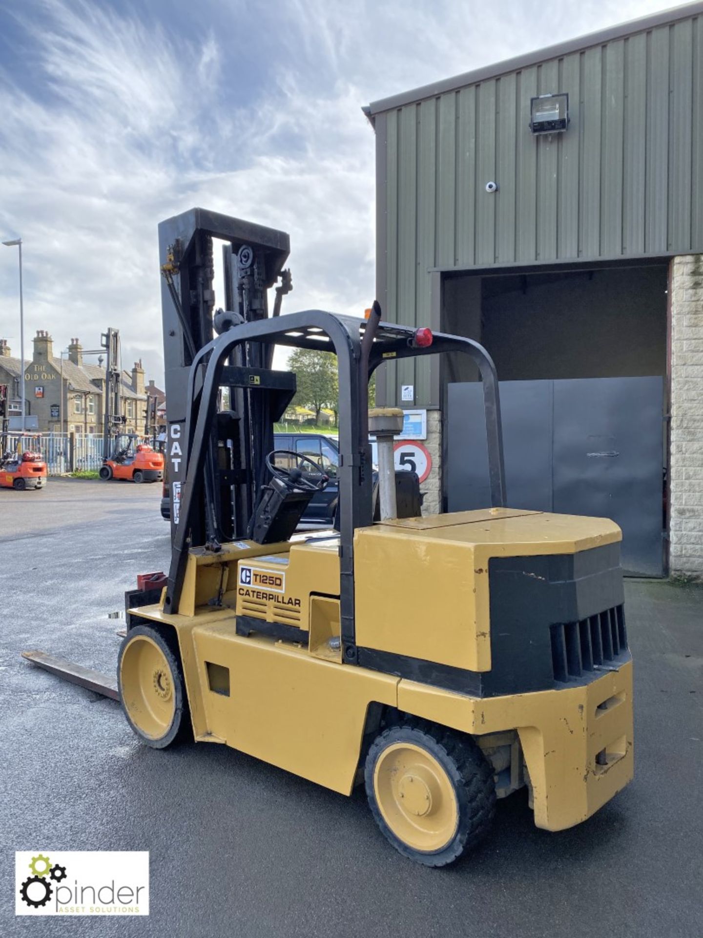 Caterpillar T125D Forklift Truck, 5700kg capacity, 6300mm triple mast, 3050mm closed height, 3rd and - Image 5 of 17