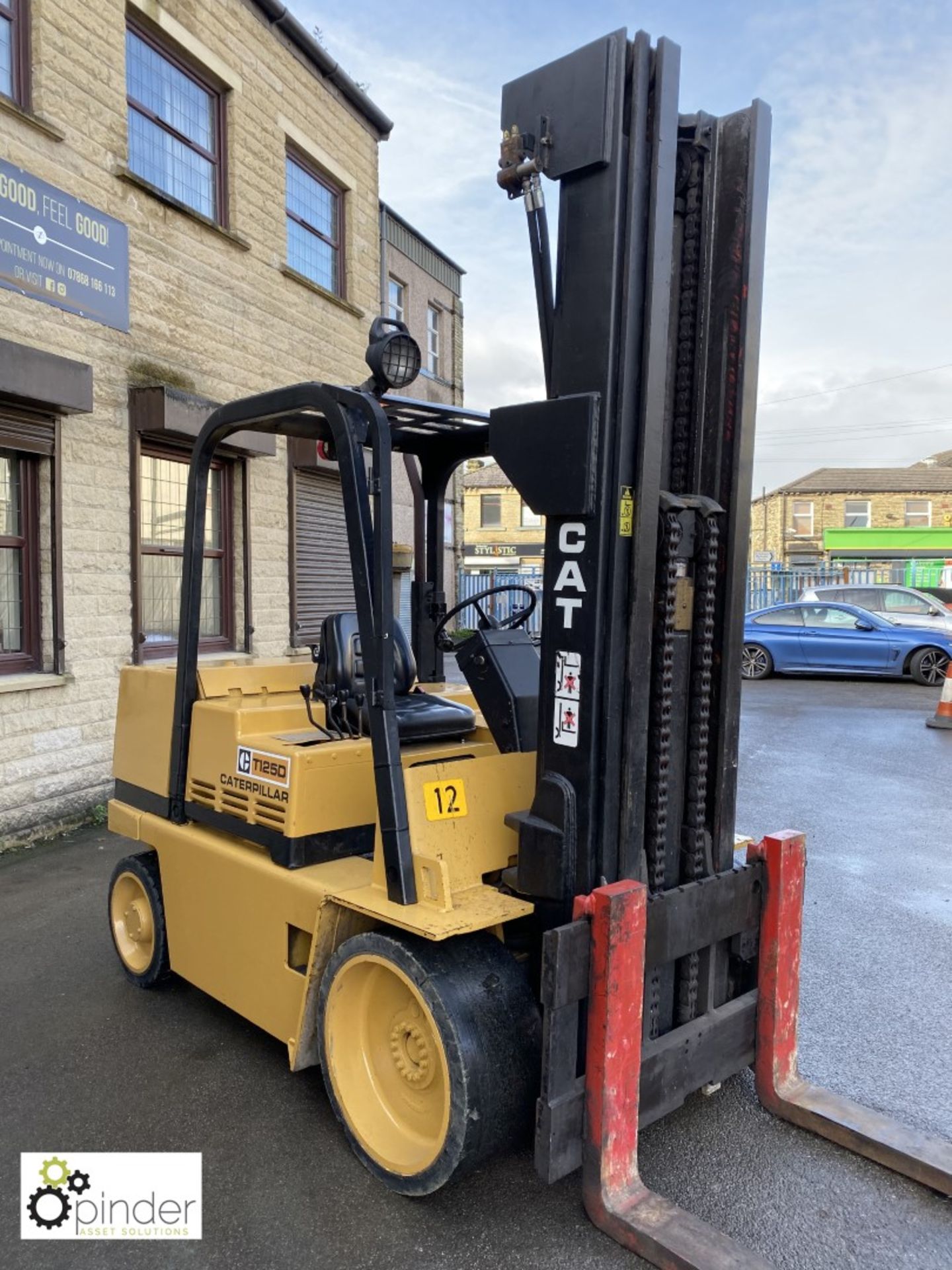 Caterpillar T125D Forklift Truck, 5700kg capacity, 6300mm triple mast, 3050mm closed height, 3rd and - Image 9 of 17