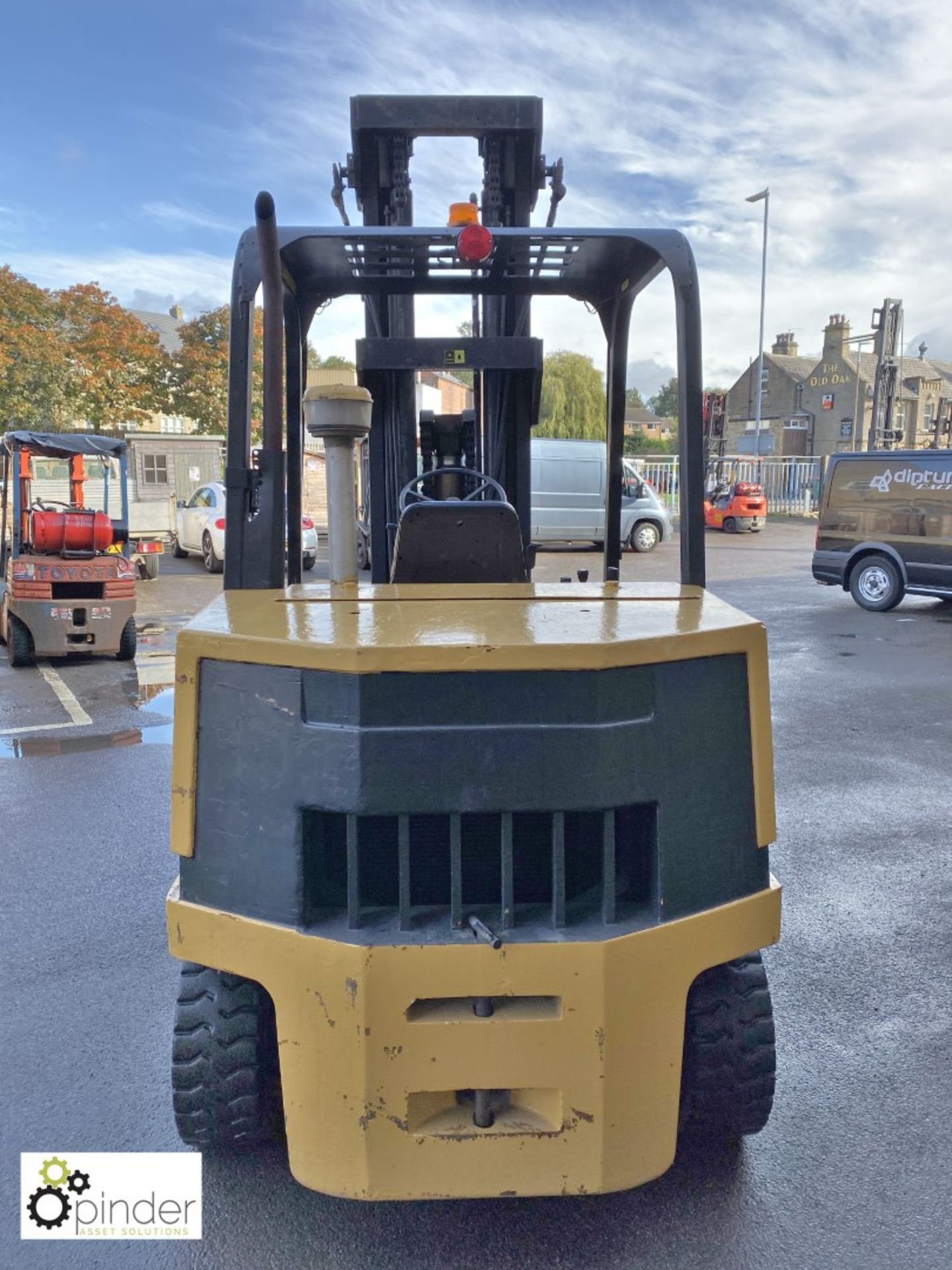 Caterpillar T125D Forklift Truck, 5700kg capacity, 6300mm triple mast, 3050mm closed height, 3rd and - Image 6 of 17