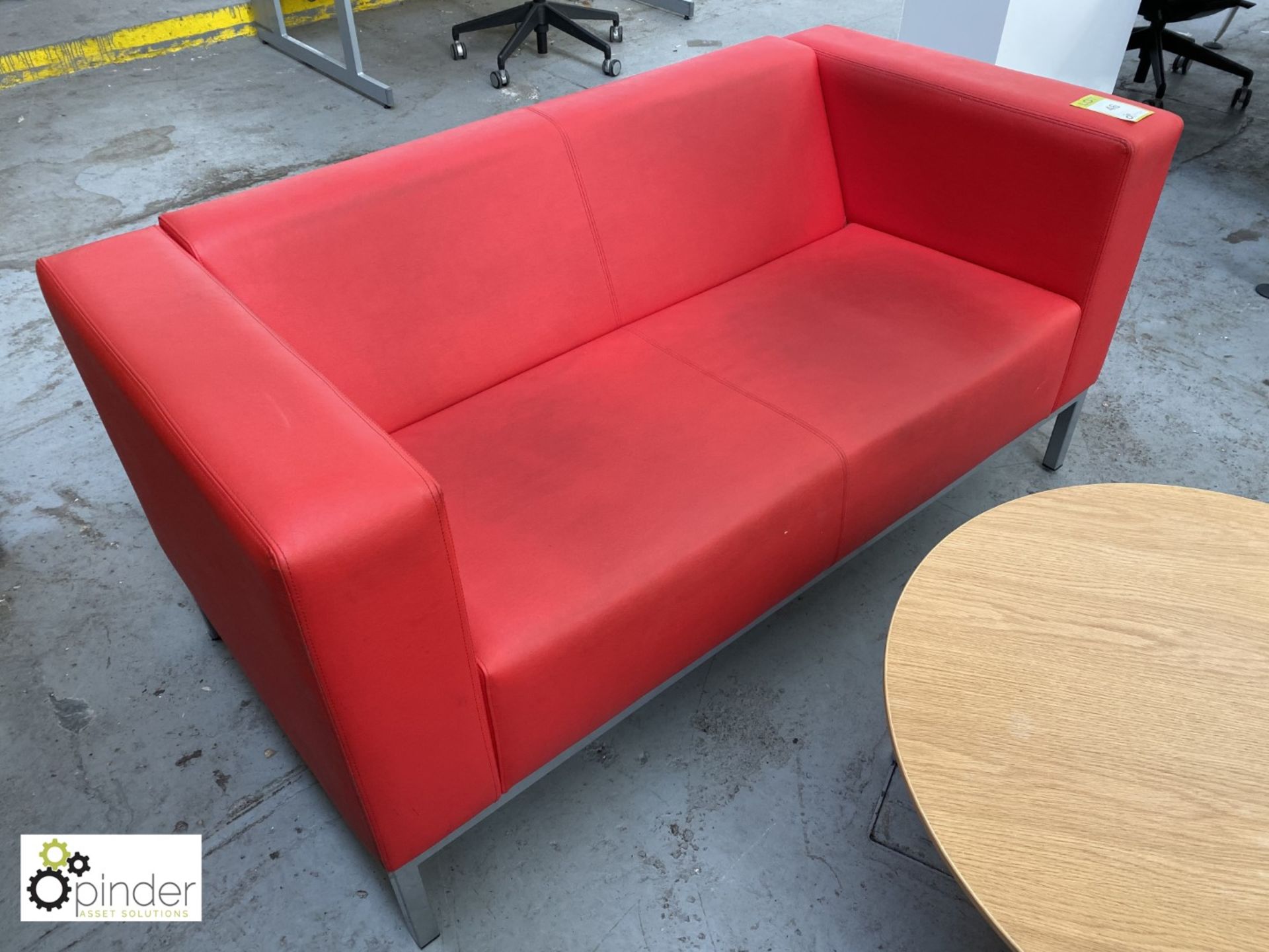 Pledge leather upholstered Reception Sofa, red, 1550mm x 760mm - Image 2 of 2