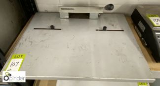 Heidelberg Plate Punch (this lot is located in Penistone)