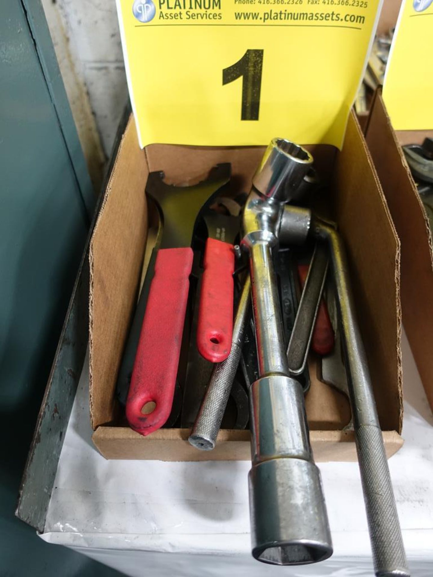 LOT OF ASSORTED WRENCHES AND RATCHETS