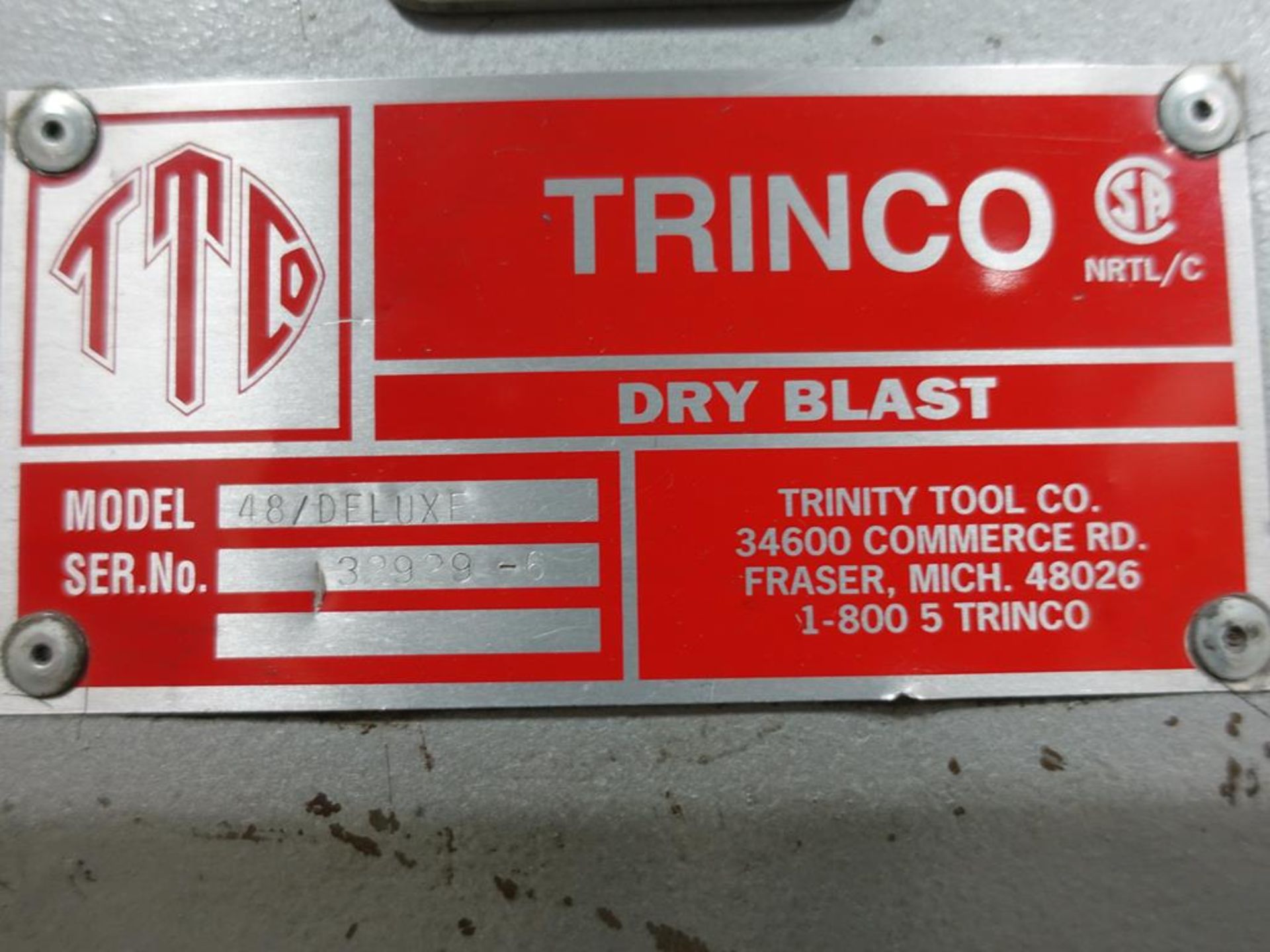 TRINCO, 48/DELUXE, SANDBLAST CABINET, S/N 33939-6 WITH TRINCO, DEDC, DRY BLAST, DUST COLLECTOR - Image 3 of 4