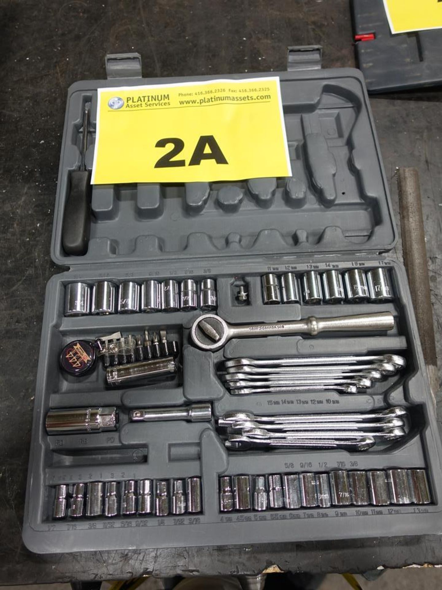 LOT OF RATCHET AND WRENCH SETS