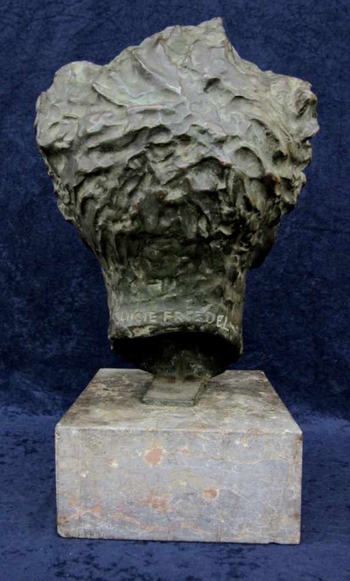 Friedel, Karla Lucie (1893 Düsseldorf - 1970 Stralsund)"Büste Gerhart Hauptmann"Bronze, verso - Bild 4 aus 7