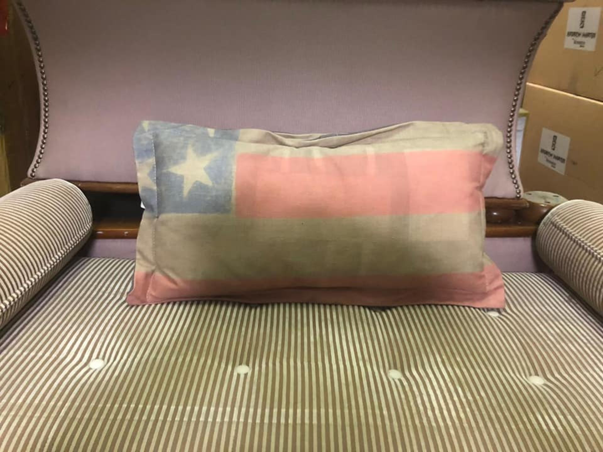 A Pair Of Small One Star Scatter Cushions - Image 2 of 2