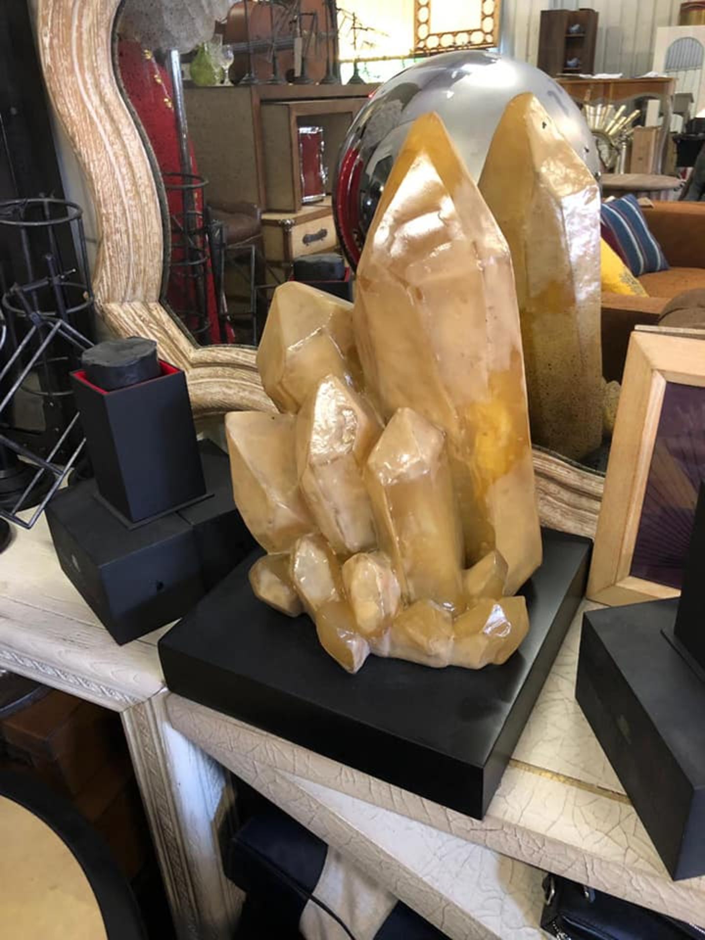 Accessories Resin Scupture - Quartz On Stand 50 x 31 x 31cm MSRP £75