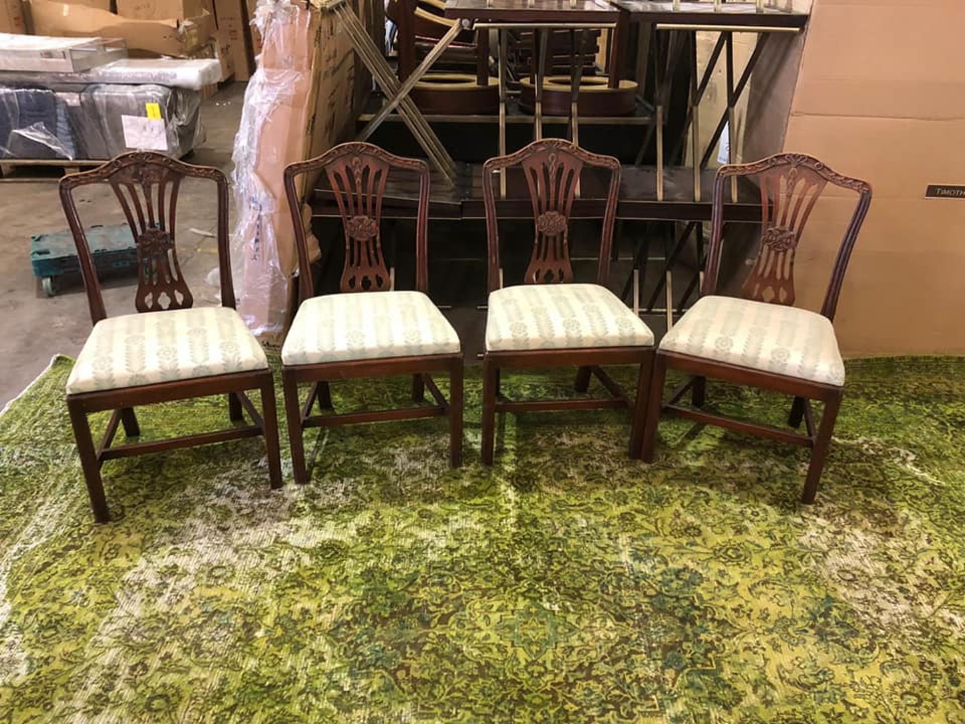 A Set Of 4 x Victoria Styled Chairs Mahogany Frame Features An Arched Crest Rail Over A Pierced Back