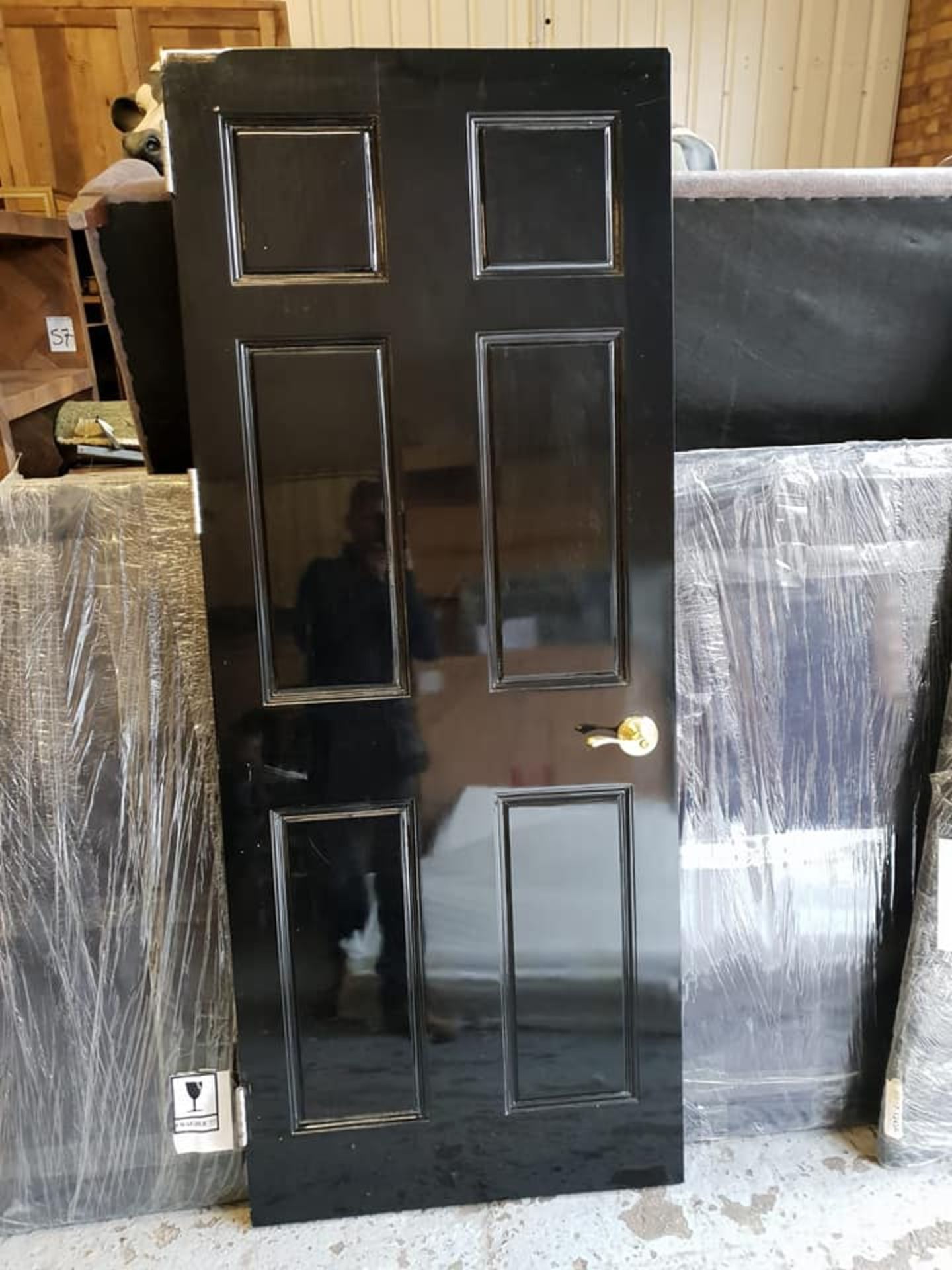 A Pair Of Sussex Style 40mm thick Gloss Black Interior Doors Complete With Ironmongery 82 x 203 cm - Image 3 of 4