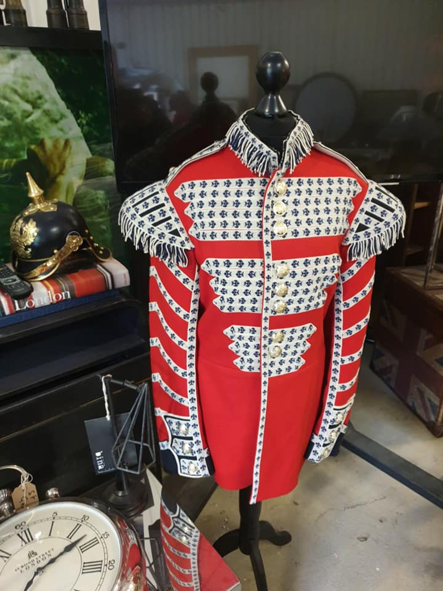 Genuine Scots Guards Drummer Tunic wool blend The Scots Guards is one of the Foot Guards regiments - Image 3 of 3