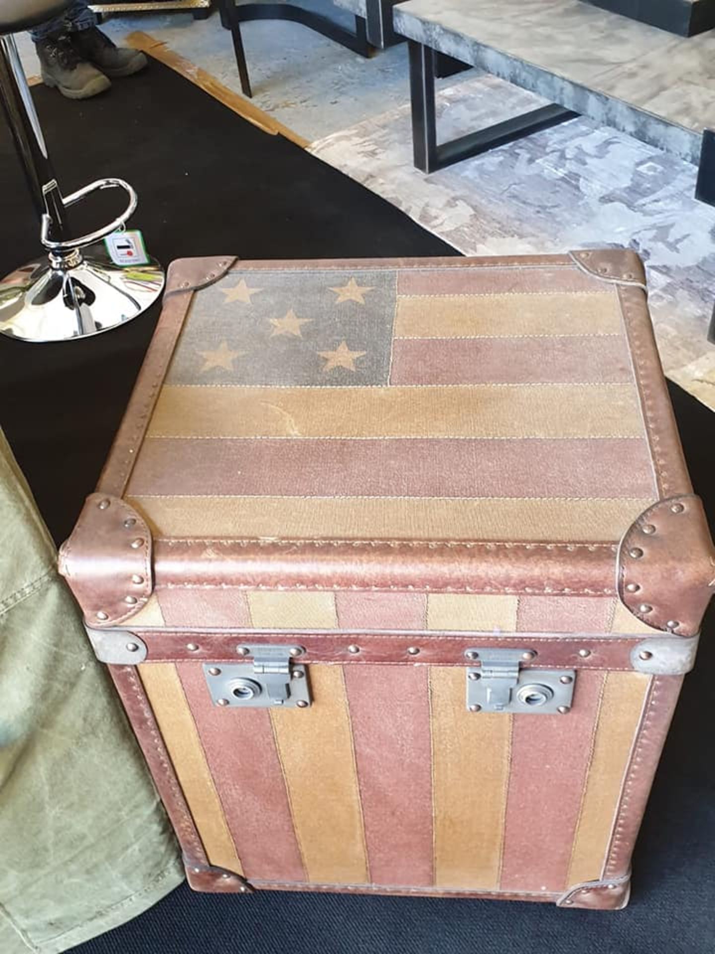 London Trunk – Stars & Stripes The London Is A Classic Piece Inspired By The Charm And Romance Of - Image 2 of 2