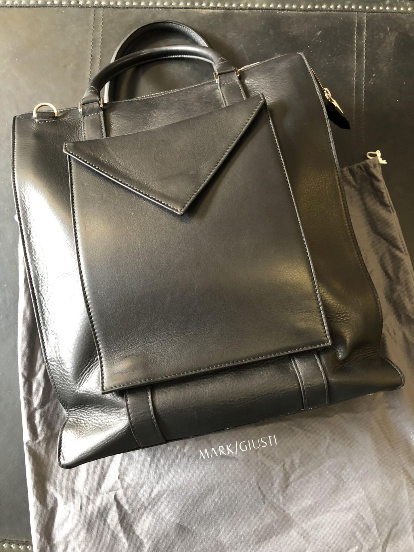 Mark Giusti Venice Black Leather Tote Bag With Ipad Case Venice RRP £745.00 The Venice Black Leather - Image 3 of 3