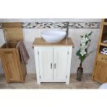 Solid Oak 650mm Free-Standing Vanity UnitThis Solid Oak 650mm Free-Standing Vanity Unit has a single