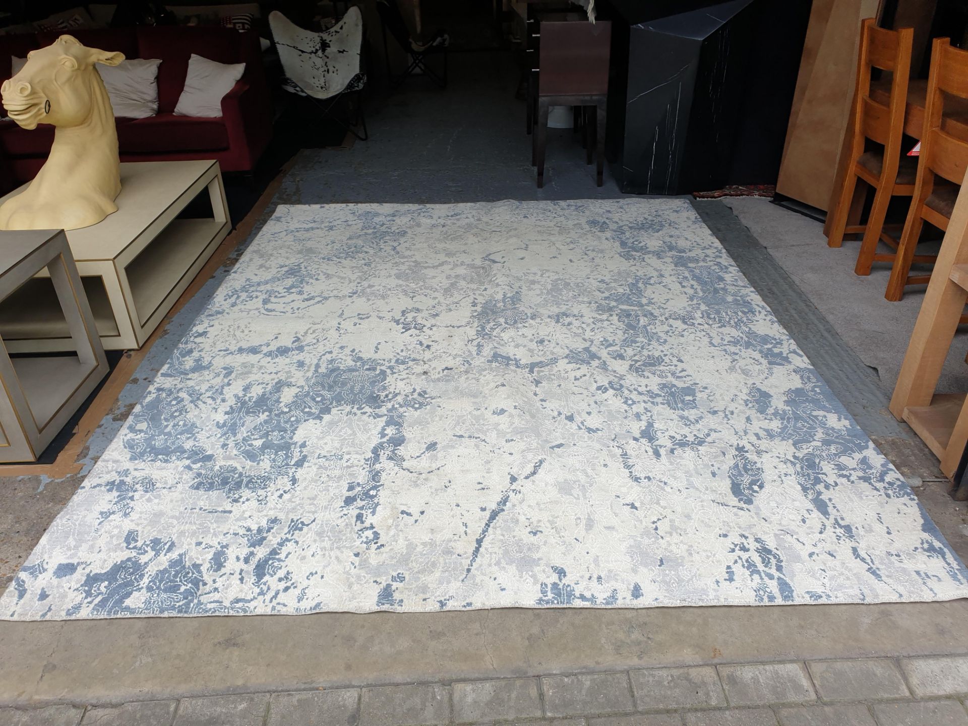 Blue And Cream Area Rug Wool & Viscose 2450 X 3150mm