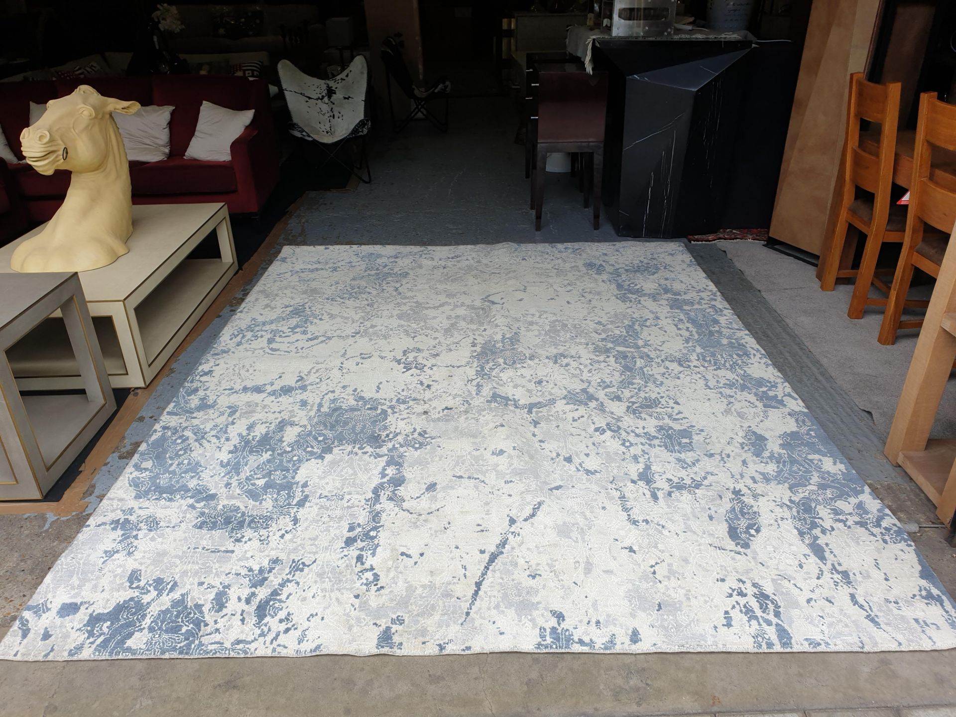 Blue And Cream Area Rug Wool & Viscose 2450 X 3150mm - Image 2 of 2