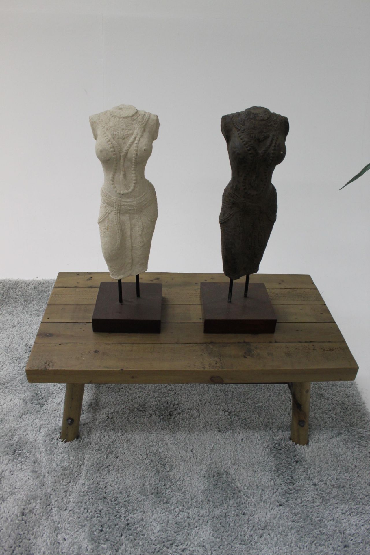 Sculpture Women Stand Wood Antique White Wood Sold As A Set Of 2 20 X 20 X 60cm (Loc Grc31 & Grc32)