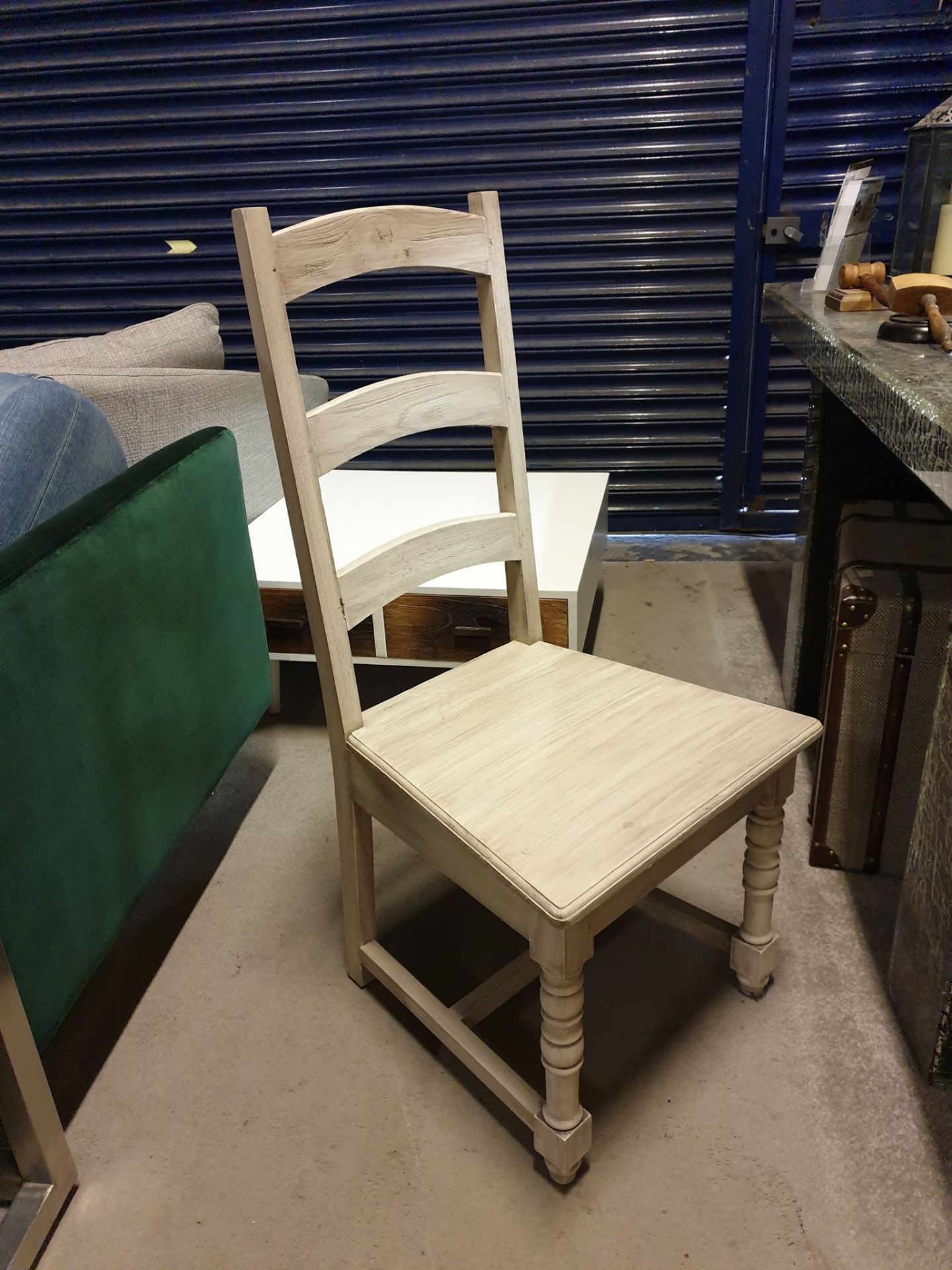 A Pair Of Solid Wood Rustic Pine Farmhouse Dining Chairs 57 X 55 X 108cm (Loc Cob273) - Image 5 of 7