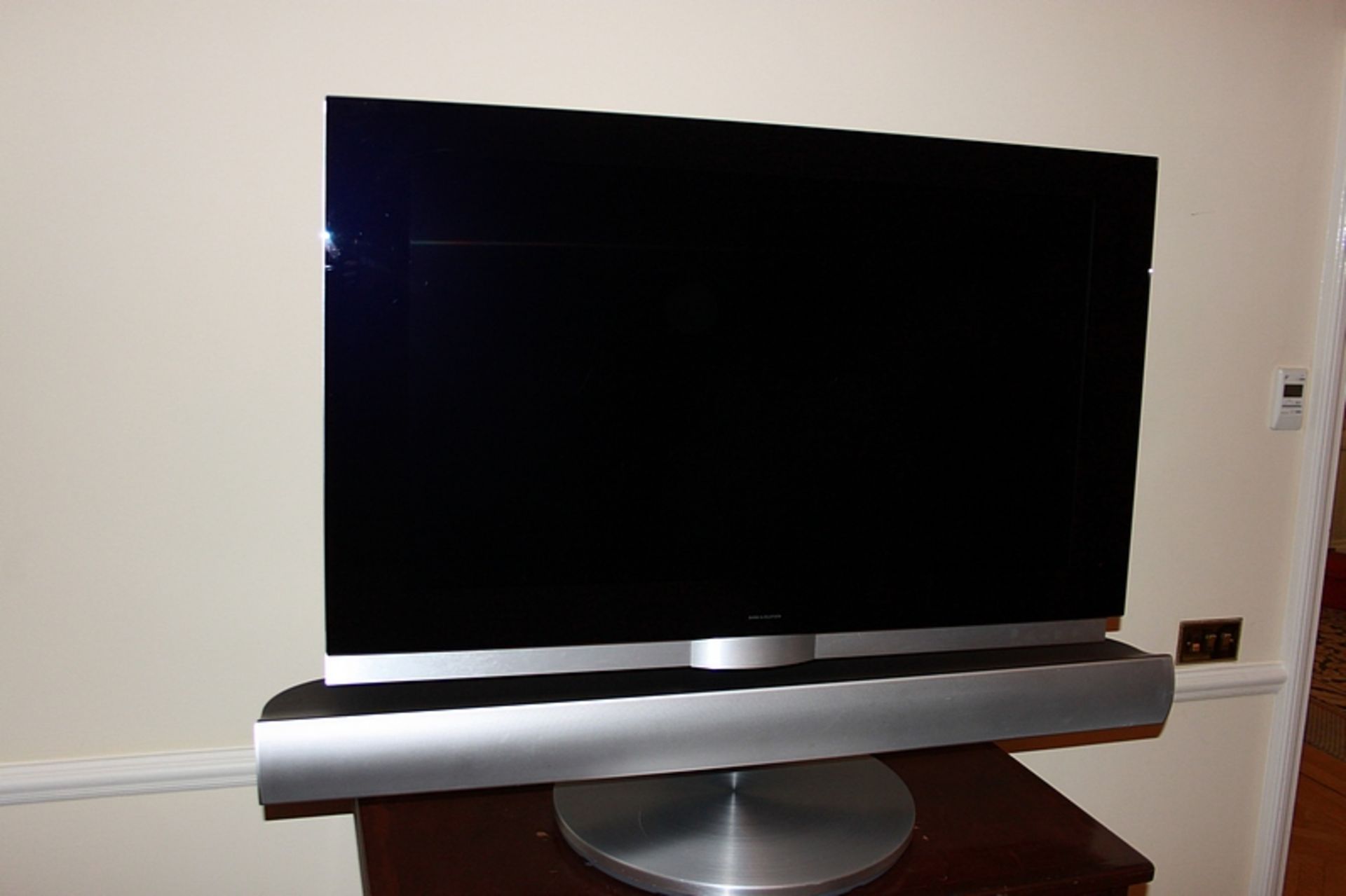 Bang & Olufsen Beovision 7-40 40" type 9334 LCD Television complete with BEO soundbar and
