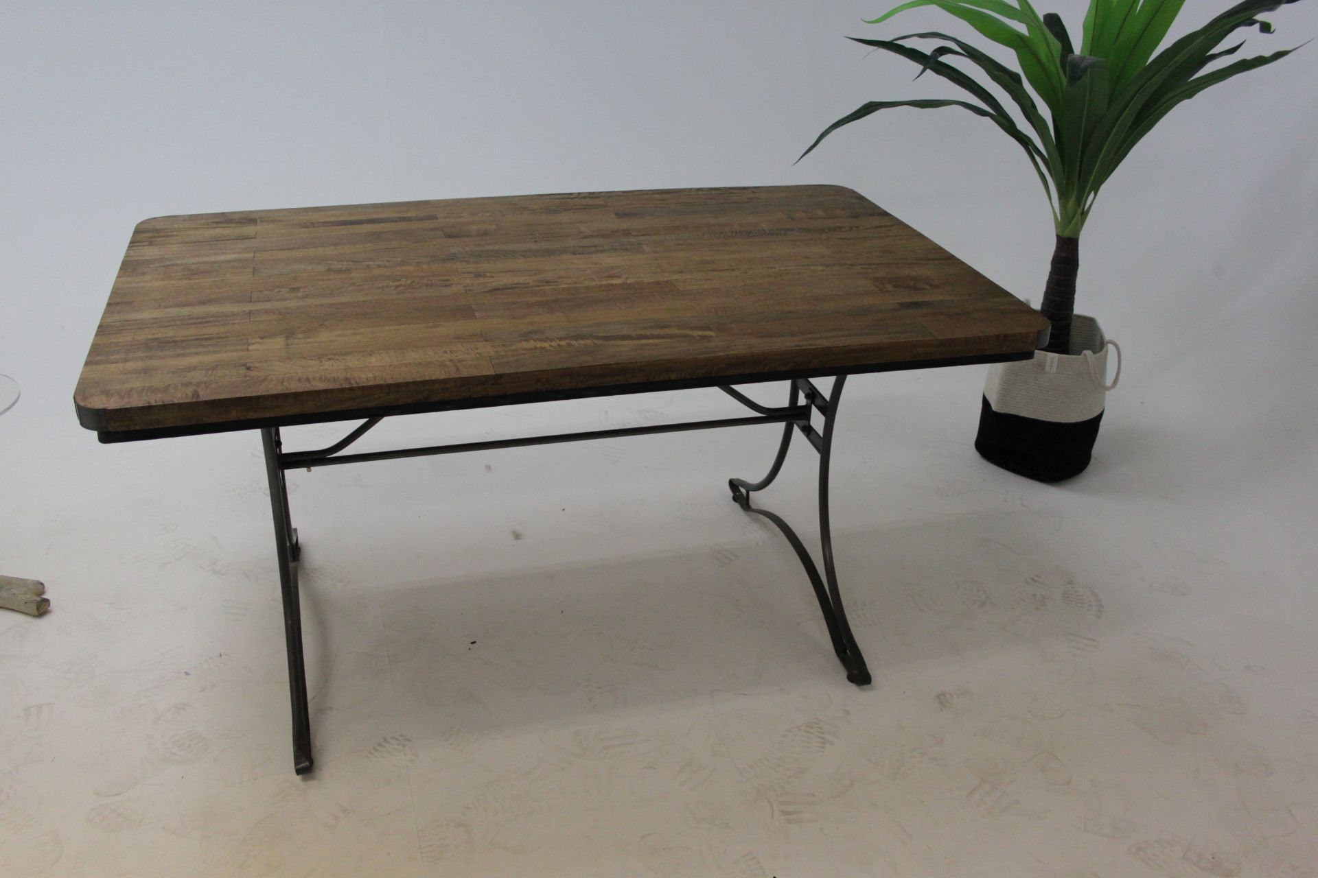 Re-Engineered Rectangular Table A Stunning 5ft Solid Mango Wood Dining Table With A Solid Steel - Image 2 of 3