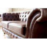 Windsor 4 seater leather sofa is a traditional chesterfield sofa design and incorporates the classic