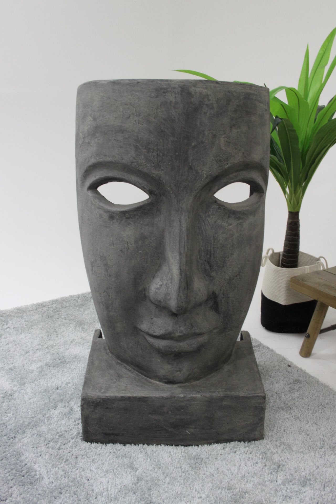 Large Concrete Mask Floor Standing This Sculpture Will Look Just As Impressive When Displayed - Image 2 of 3