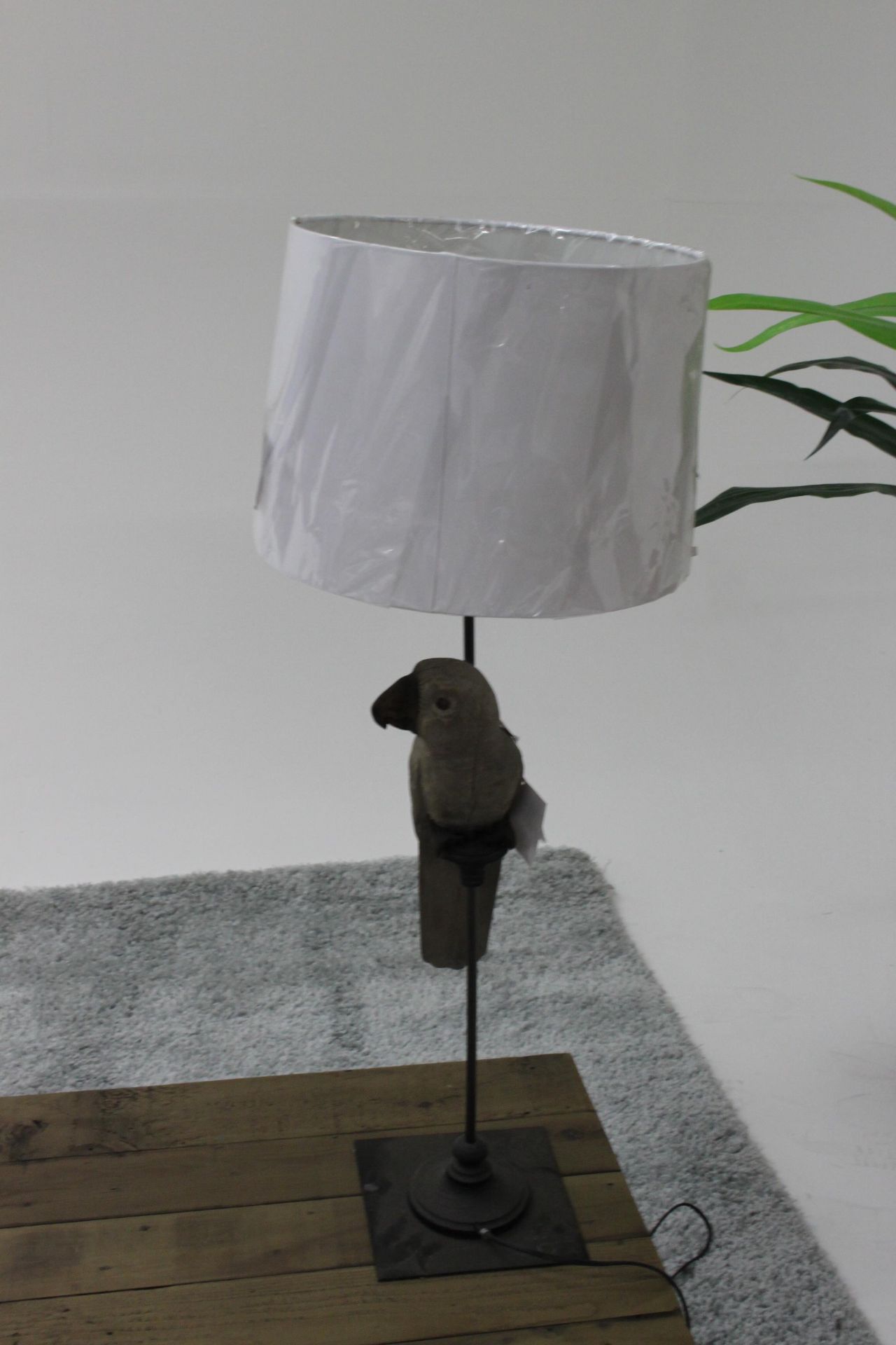 Wooden Parrot Table Lamp